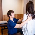 ギックリ首の原因・症状と予防方法を解説！